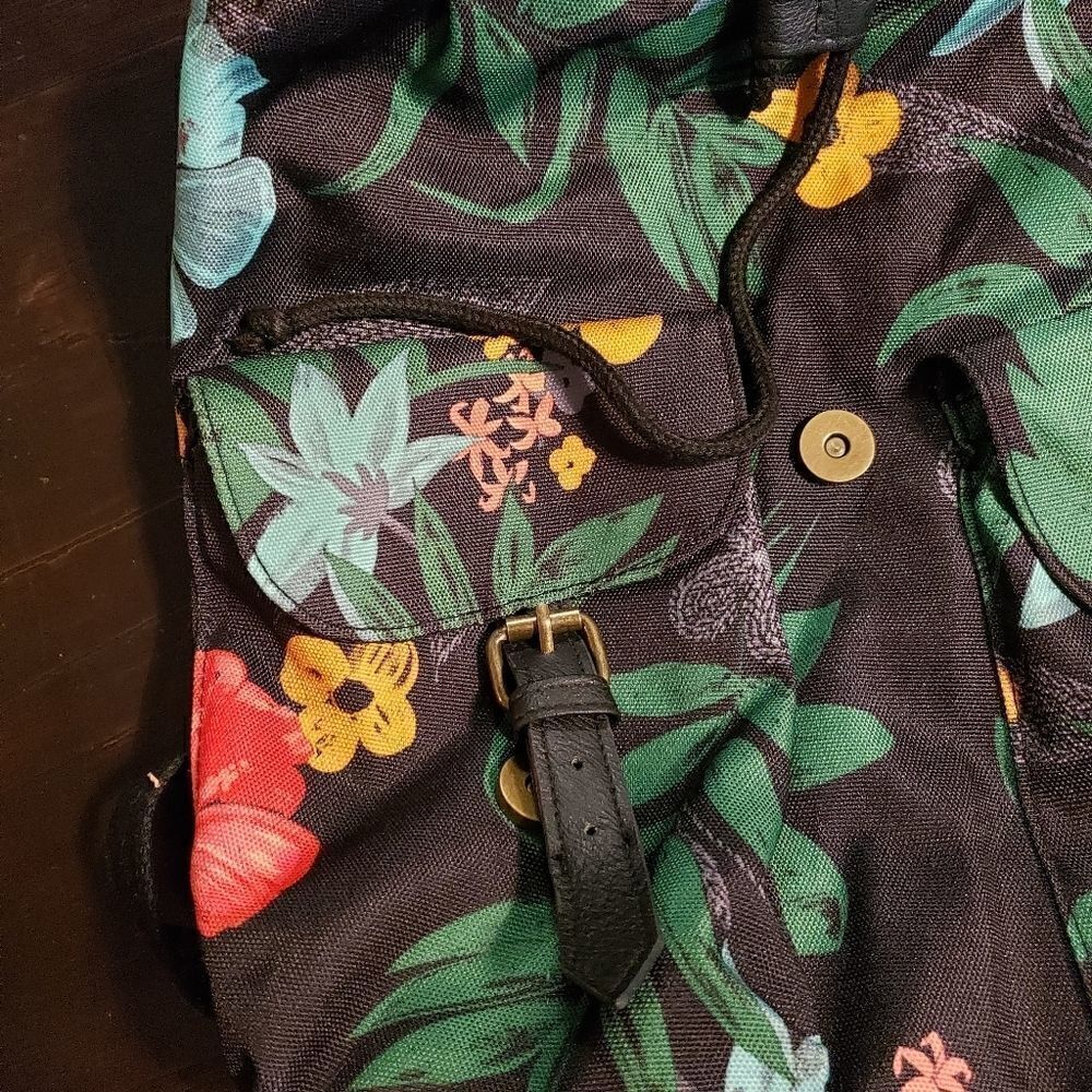 Mossimo floral backpack   - Picture 5 of 8